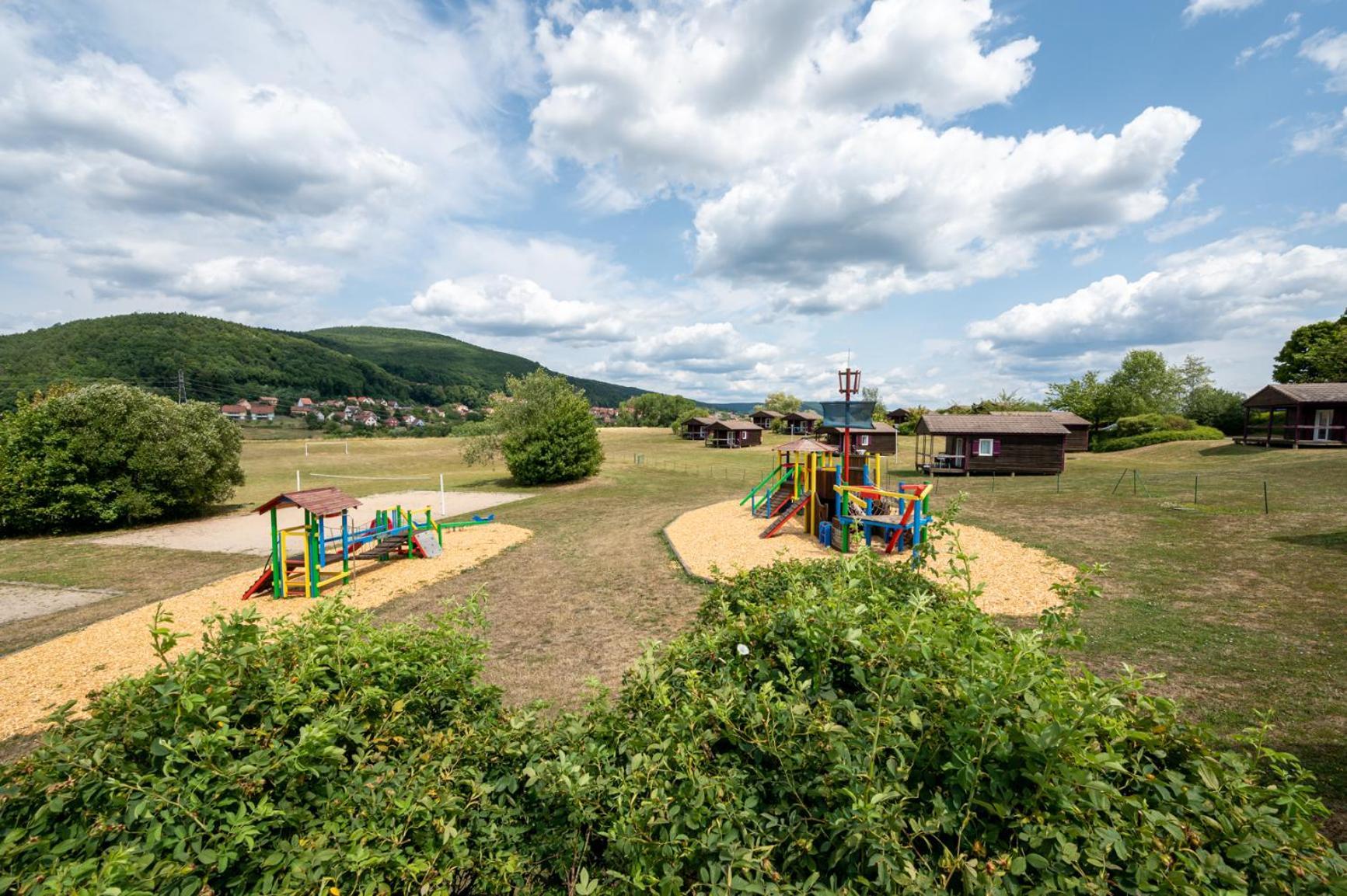Camping Les Vosges Du Nord Oberbronn Extérieur photo