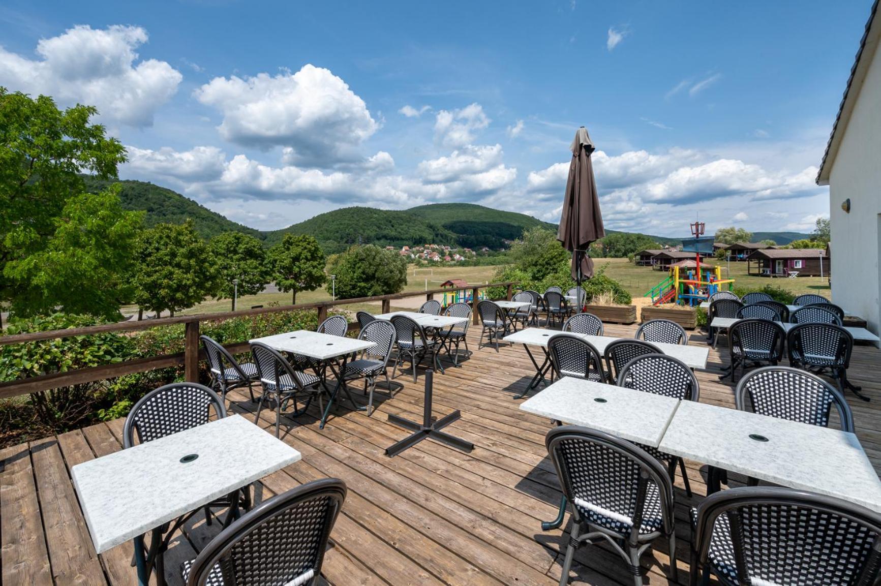 Camping Les Vosges Du Nord Oberbronn Extérieur photo