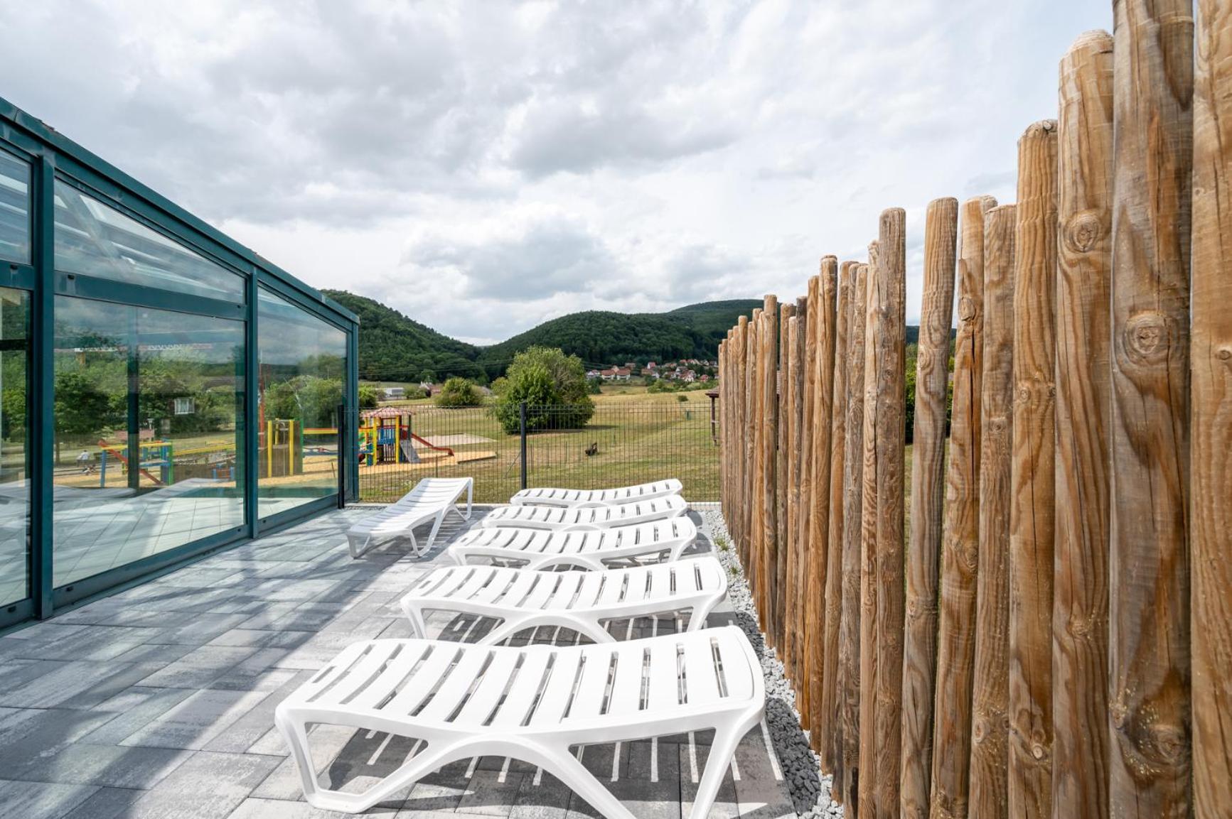 Camping Les Vosges Du Nord Oberbronn Extérieur photo
