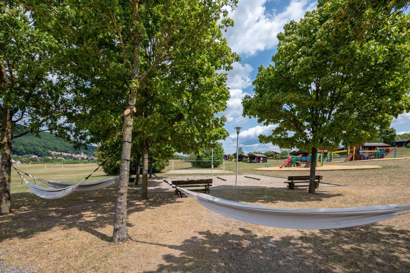 Camping Les Vosges Du Nord Oberbronn Extérieur photo